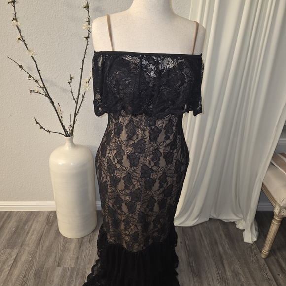 JLUXLABEL Black Strapless Lace Peplum Dress - Picture 4 of 11